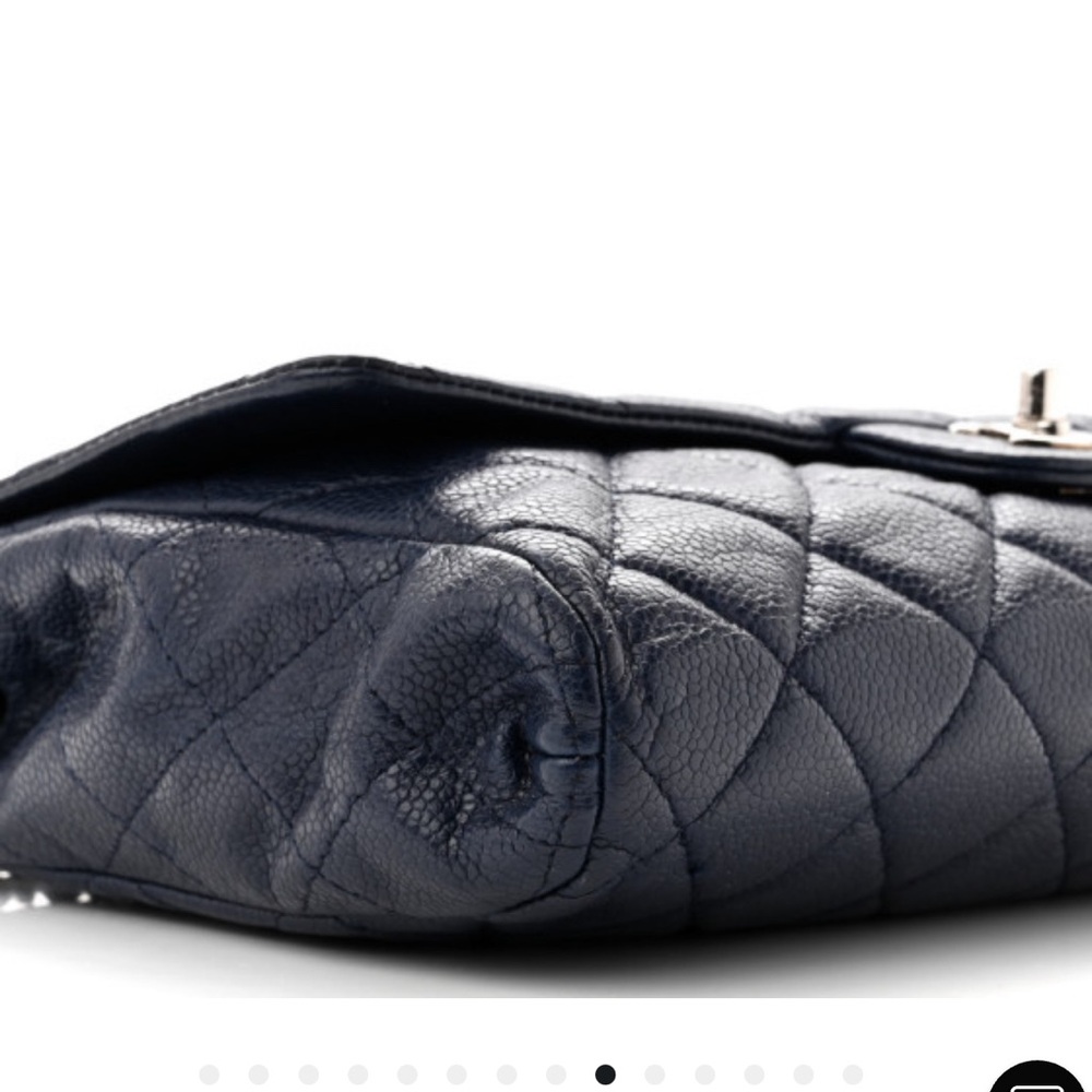 Chanel Caviar Clutch with chain - Picture 3 of 14